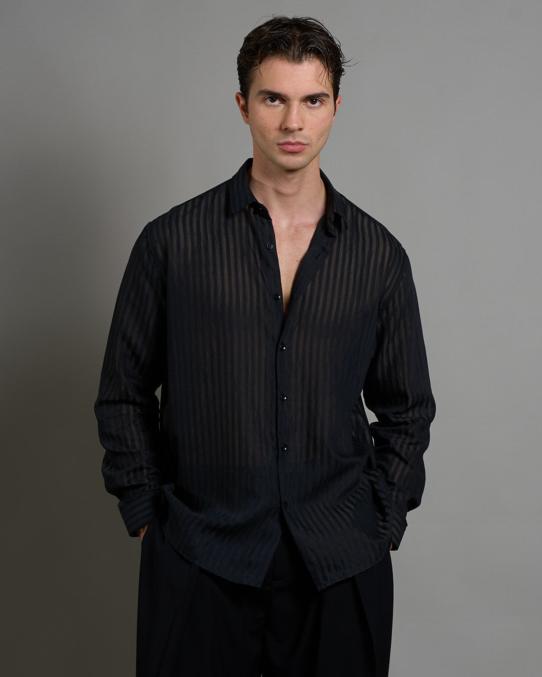 Camicia a righe con struttura sheer