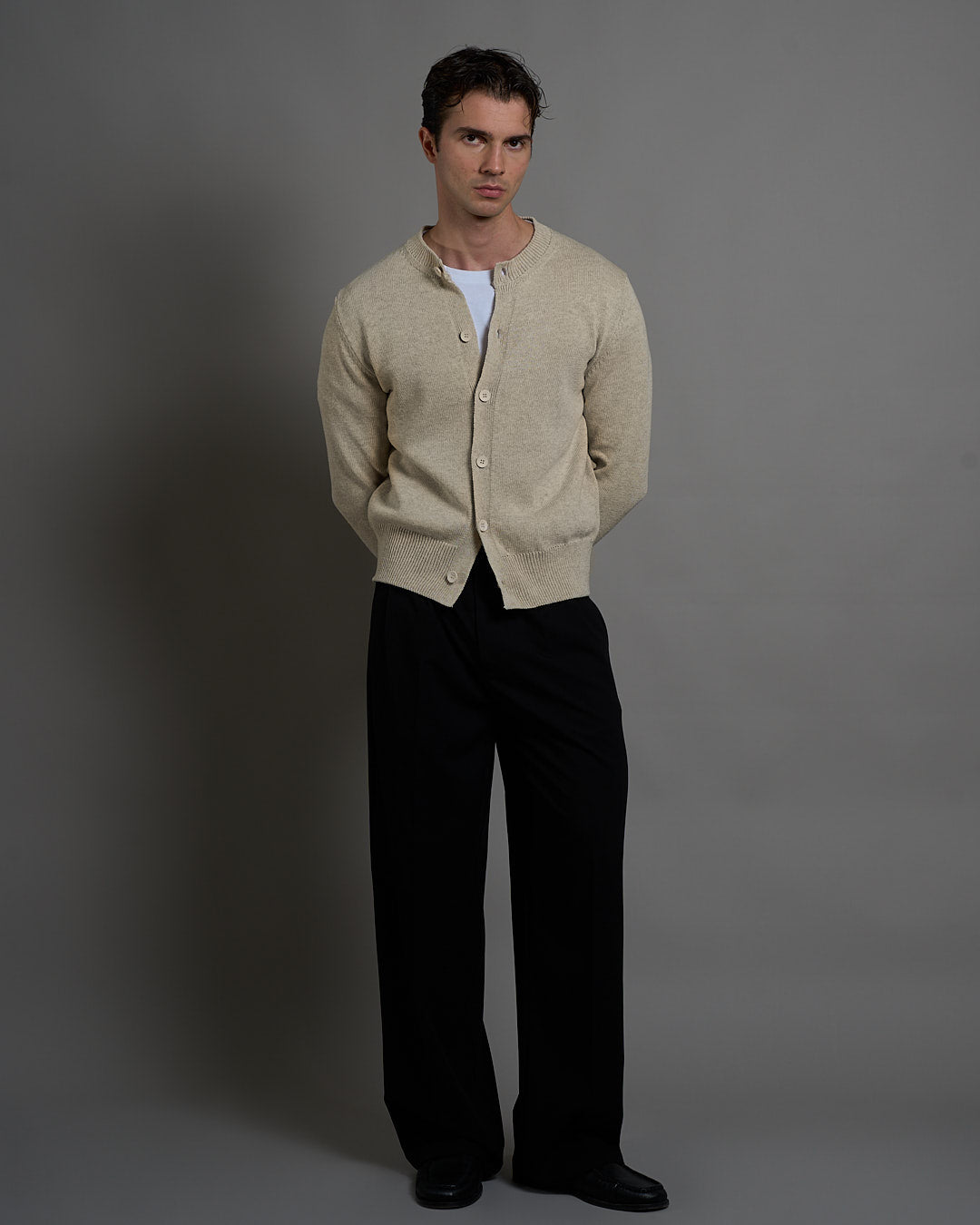 Cardigan girocollo in filo