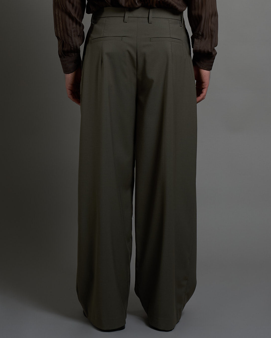 Pantalone Wide Fit con pieghe