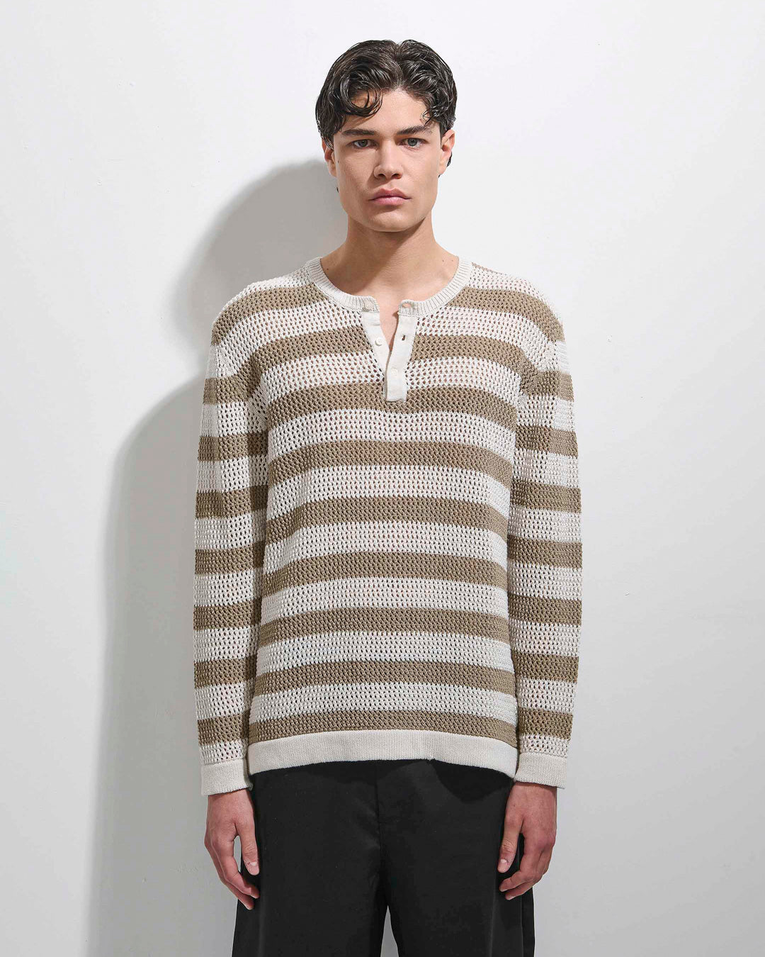 Maglia Serafino traforata in filo