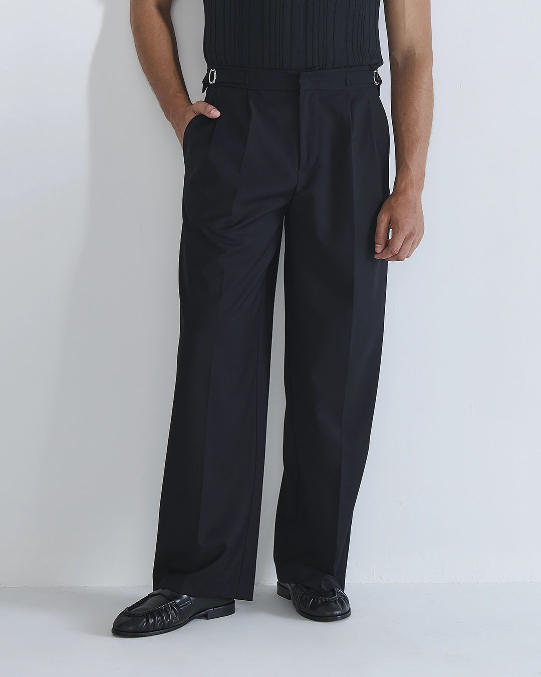 Pantalone da completo con fibbie