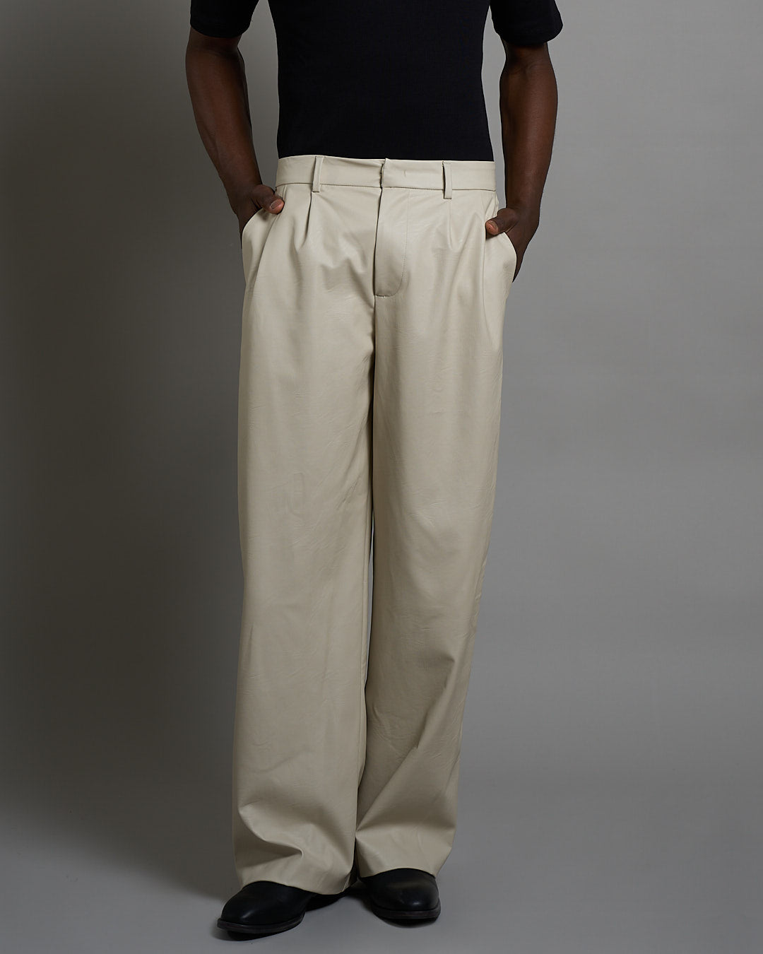 Pantalone Relax Fit effetto pelle